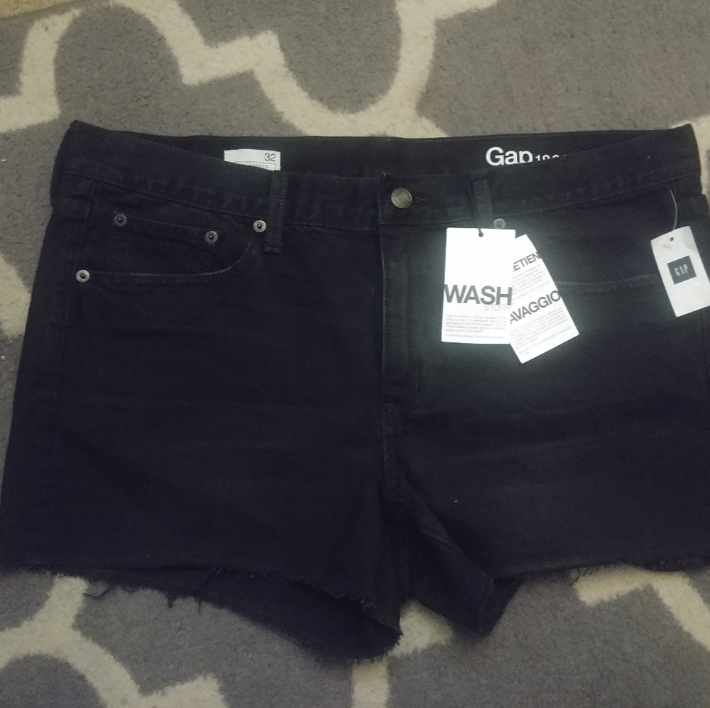 NWT Gap shorts